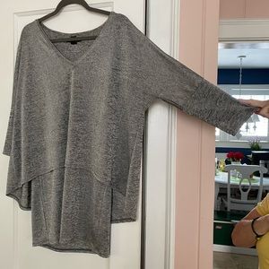 Causal roomy top in grey